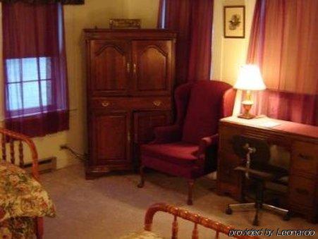 Maplehurst Inn Peterborough Room photo